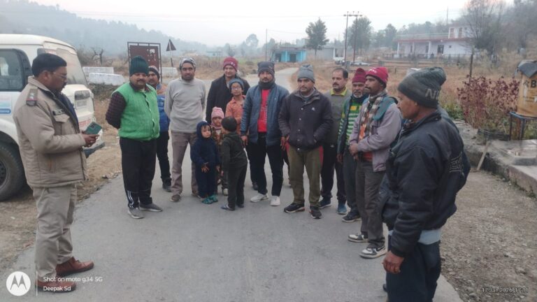 36वां राष्ट्रीय सड़क सुरक्षा माह: कपकोट और बैजनाथ पुलिस ने चलाया विशेष जागरूकता अभियान; सुरक्षित सफर हेतु आमजन को दिलाई यातायात नियमों की शपथ।