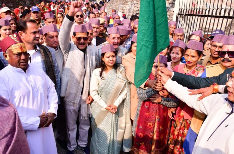 पारंपरिक सांस्कृतिक झांकी के साथ उत्तरायणी मेले का भव्य शुभारंभ / ढोल-दमाऊं की थाप और छोलियारों के जोश के बीच बिखरी लोकसंस्कृति की रंगत