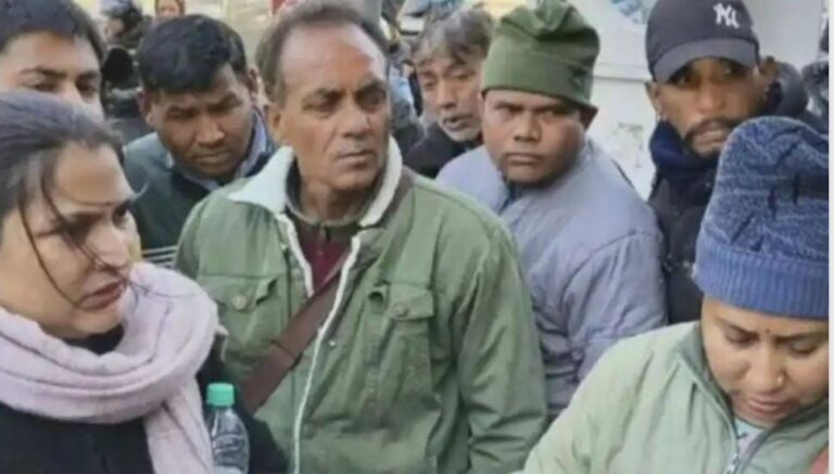 नैनीताल : प्रेमिका के साथ घूमने गए पति को पत्नी द्वारा रंगे हाथ पकड़ने पर पति ने मारी कार से टक्कर, मुकदमा दर्ज…