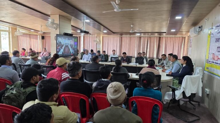 कपकोट में जनता दरबार: 27 शिकायतें दर्ज, अधिकांश का मौके पर समाधान…