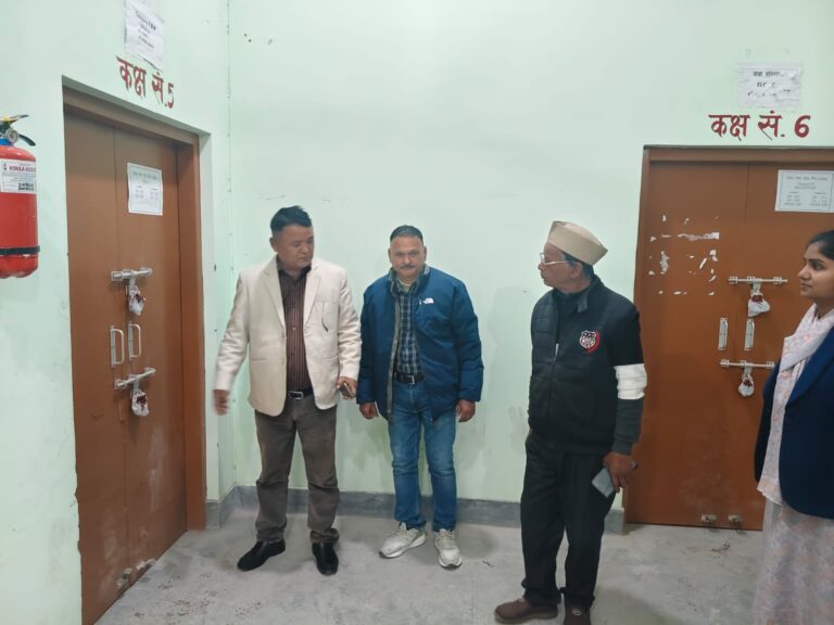 ईवीएम वेयरहाउस का मासिक निरीक्षण: डबल लॉक में सुरक्षित मिलीं ईवीएम-वीवीपैट, सभी व्यवस्थाएं संतोषजनक…