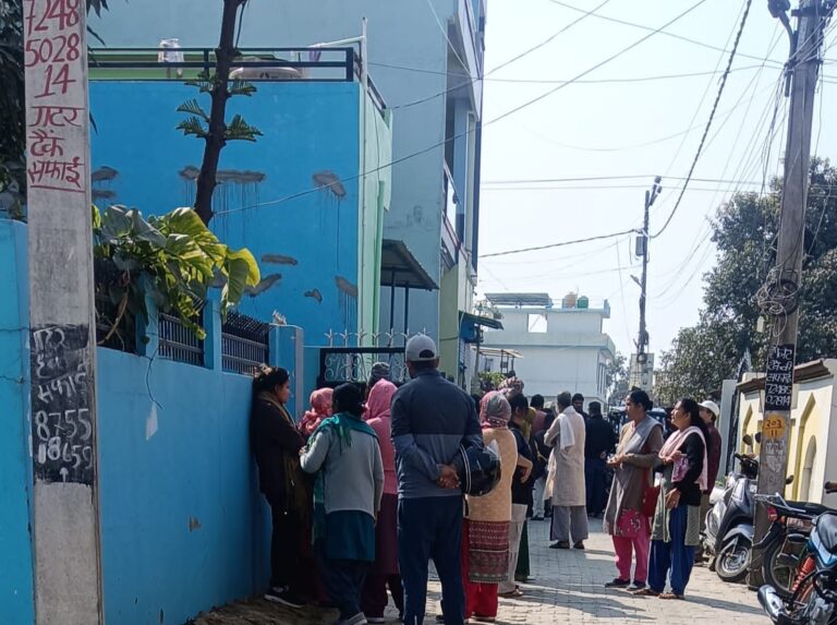 बंद कमरे में मृत मिली महिला, हत्या की आशंका….