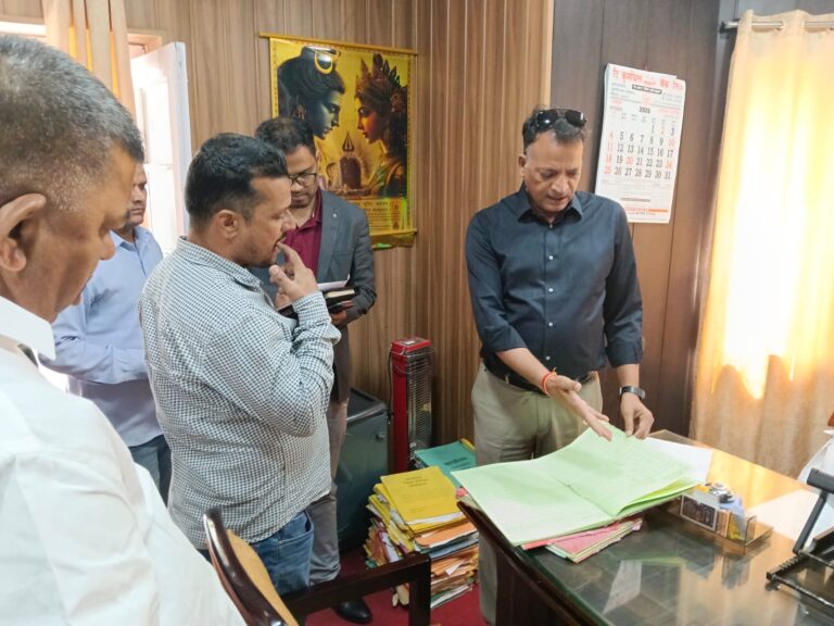 नैनीताल जिला पंचायत कार्यालय के औचक निरीक्षण में खुली अनियमितताओं की पोल, जांच के निर्देश